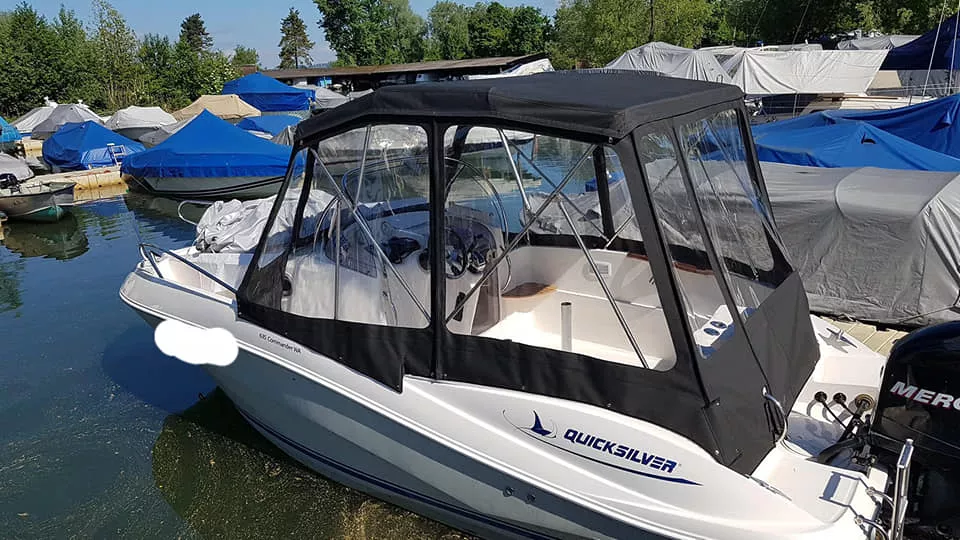 Sattler für Bootverdeck, Bootsblachen und Polster